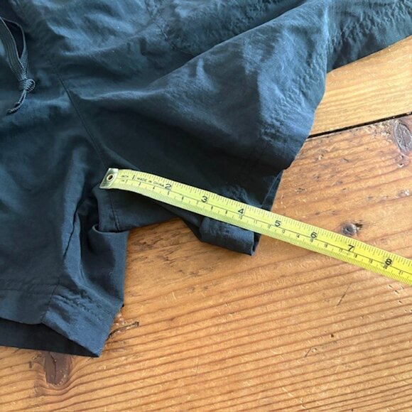 Columbia Shorts - Size Medium - Elastic Waist w/Liner - Picture 8 of 8